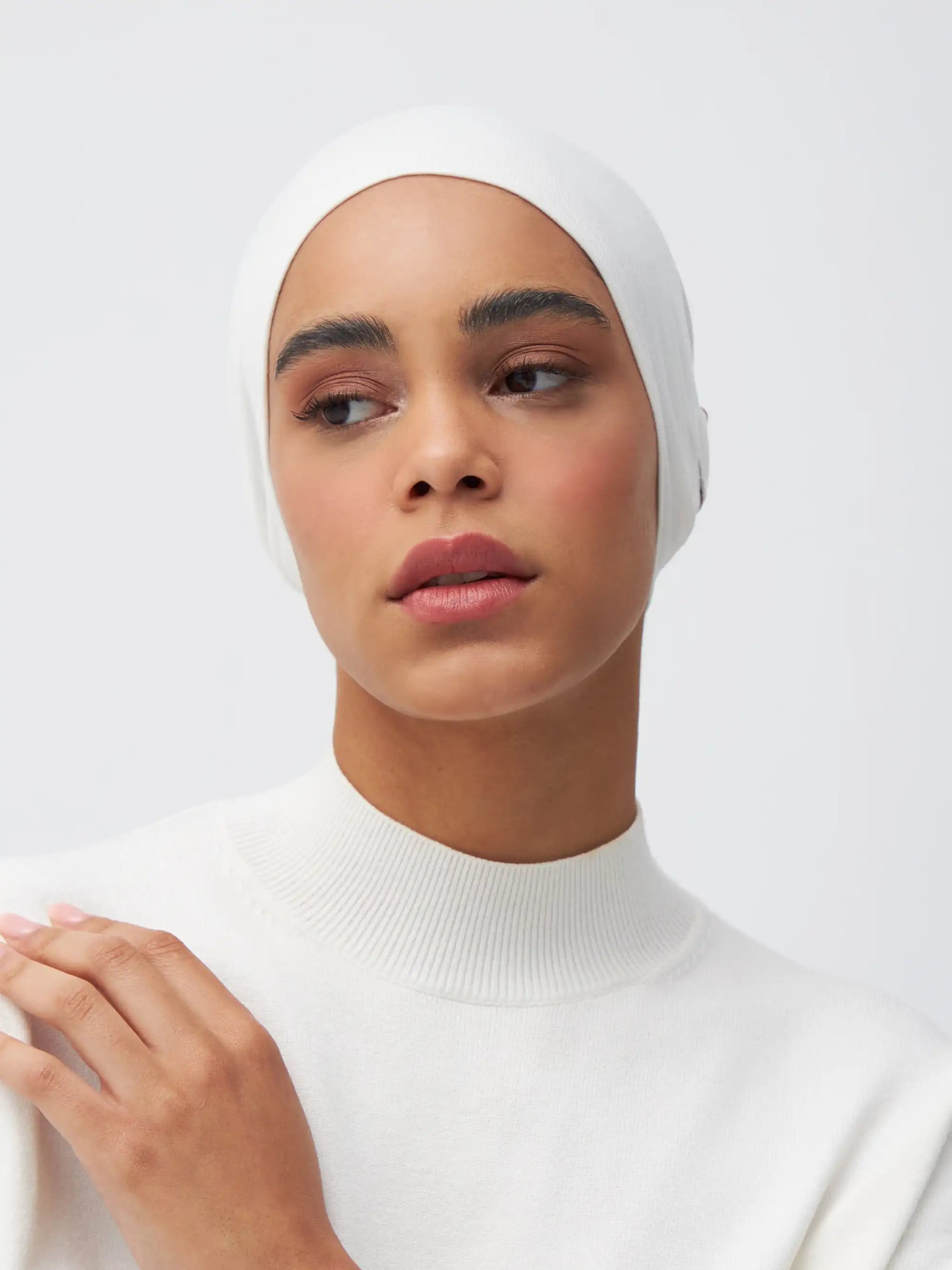 Slit Tie Back Bone - Ivory