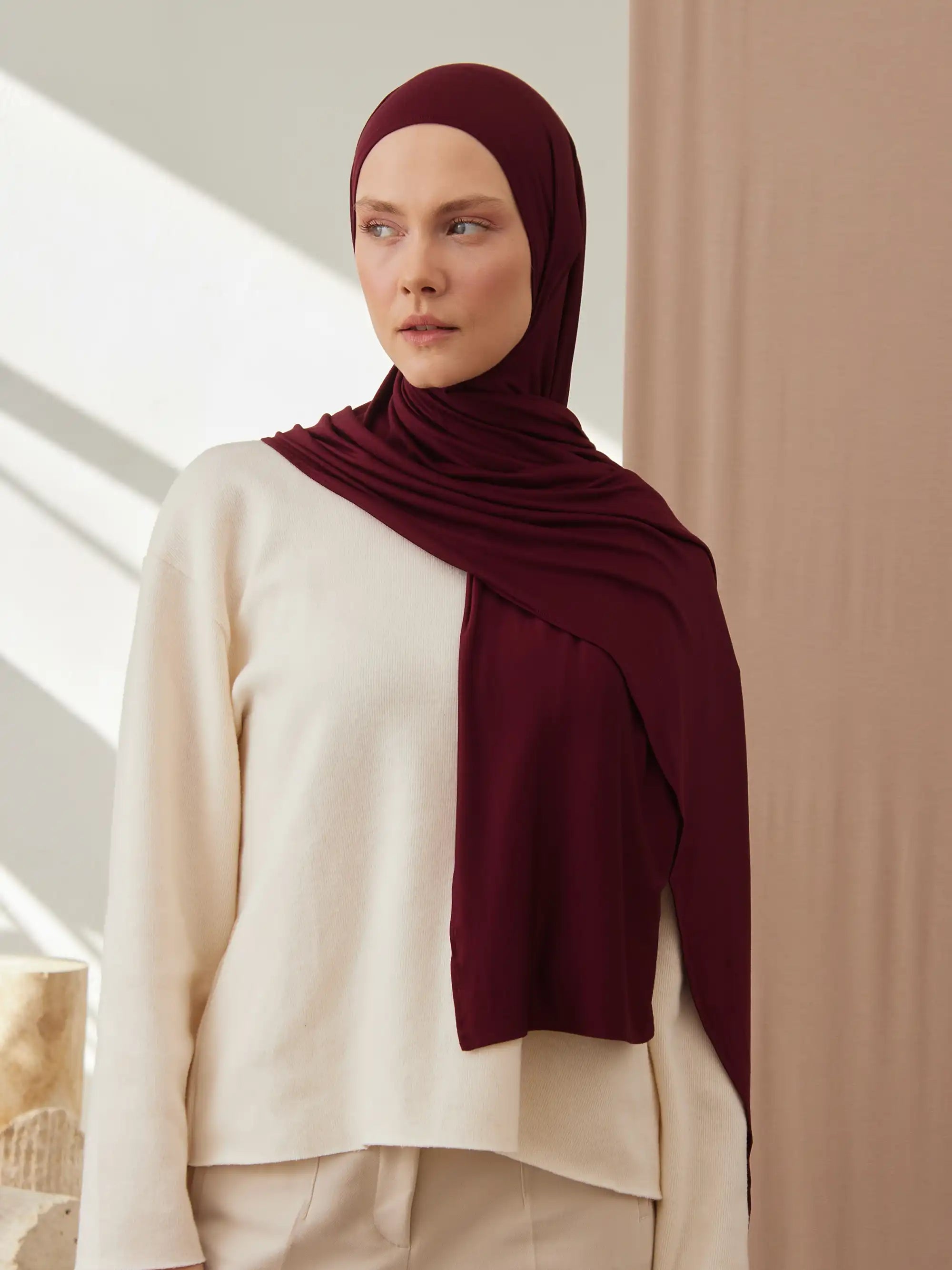 Small Jersey Light Hijab - Burgundy