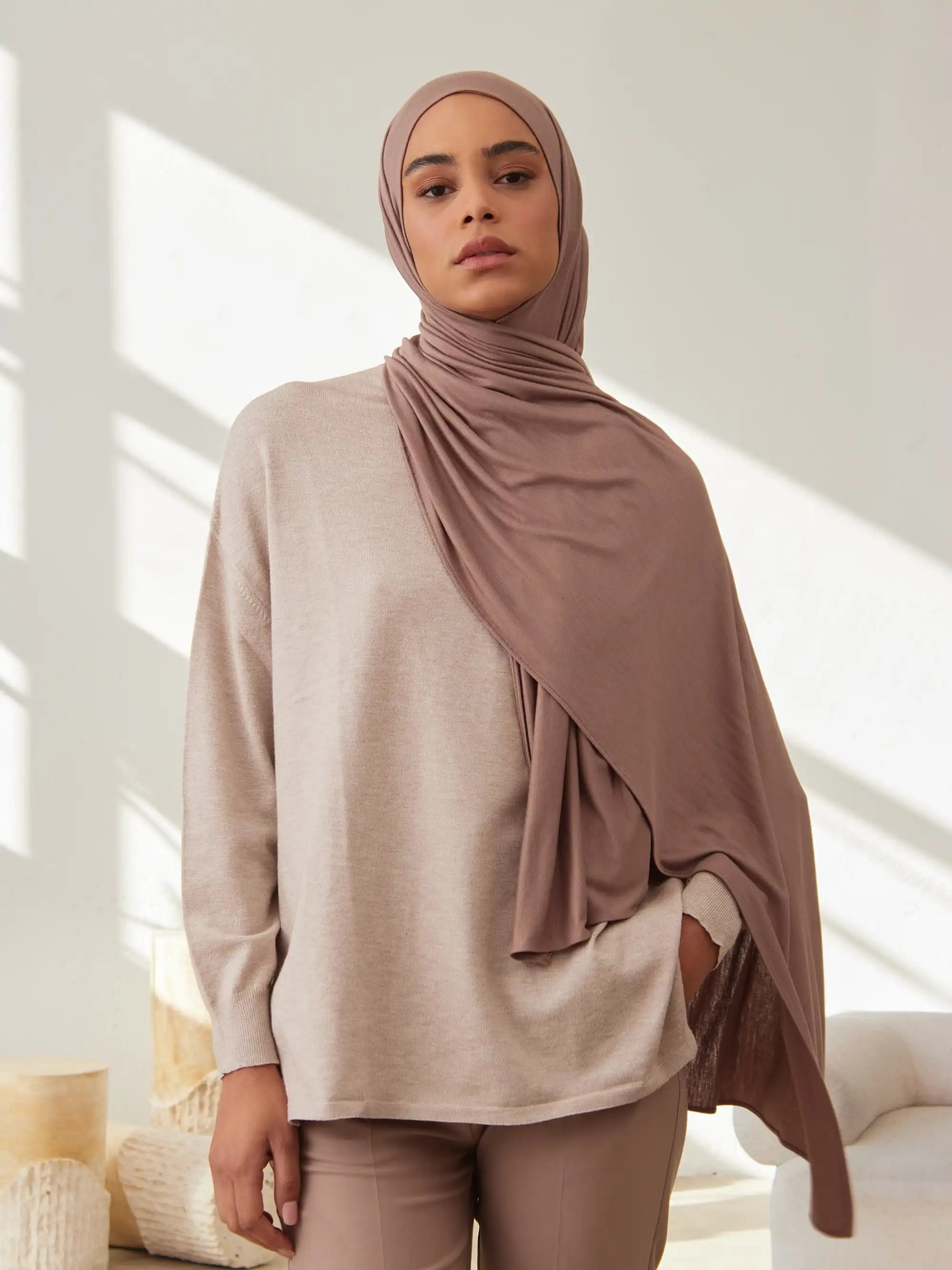 Small Jersey Light Hijab - Mocha Mousse