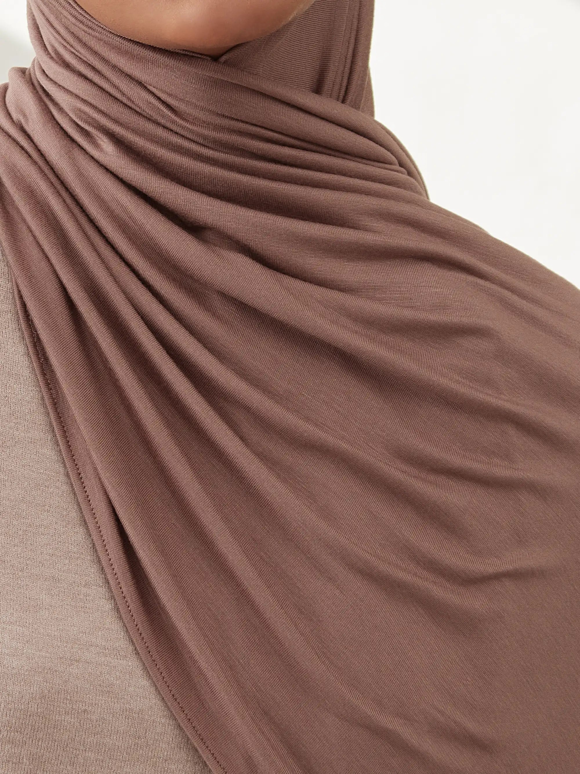 Small Jersey Light Hijab - Mocha Mousse