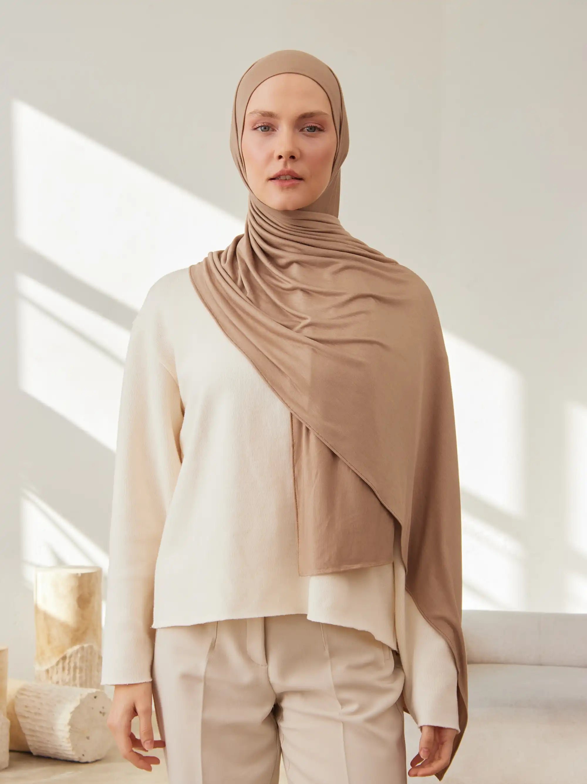 Small Jersey Light Hijab - Tan