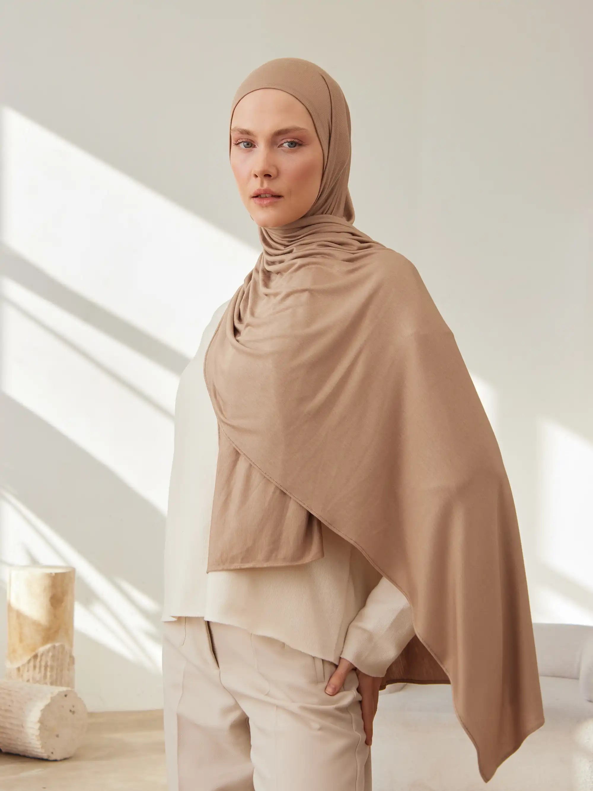 Small Jersey Light Hijab - Tan