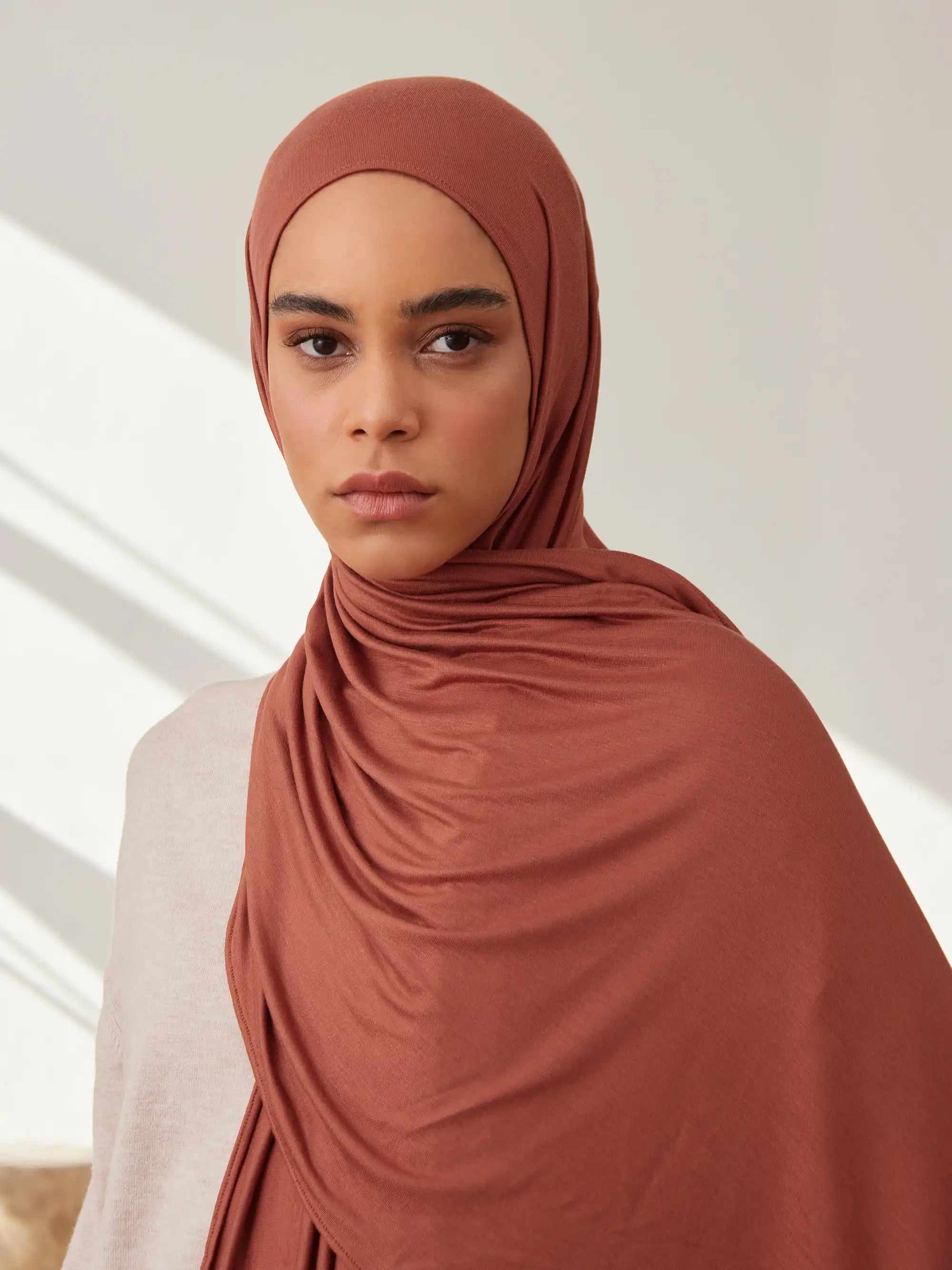 Small Jersey Light Hijab - Redwood