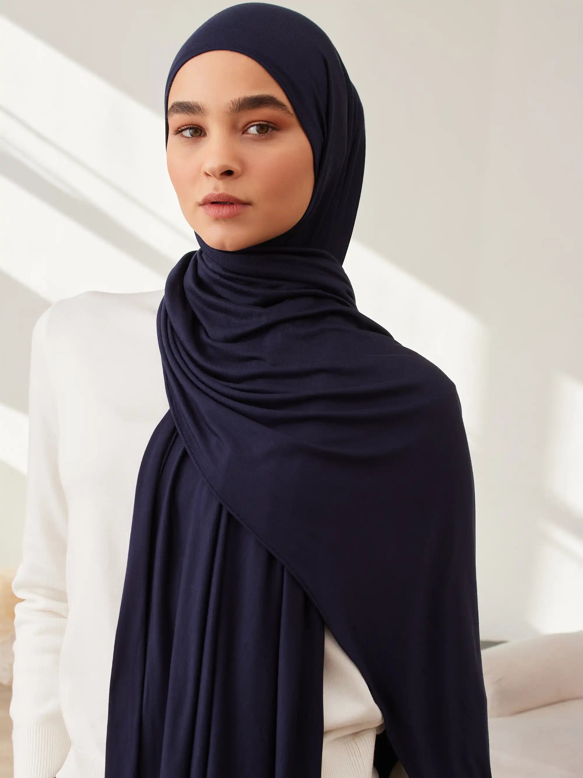 Small Jersey Light Hijab - Navy