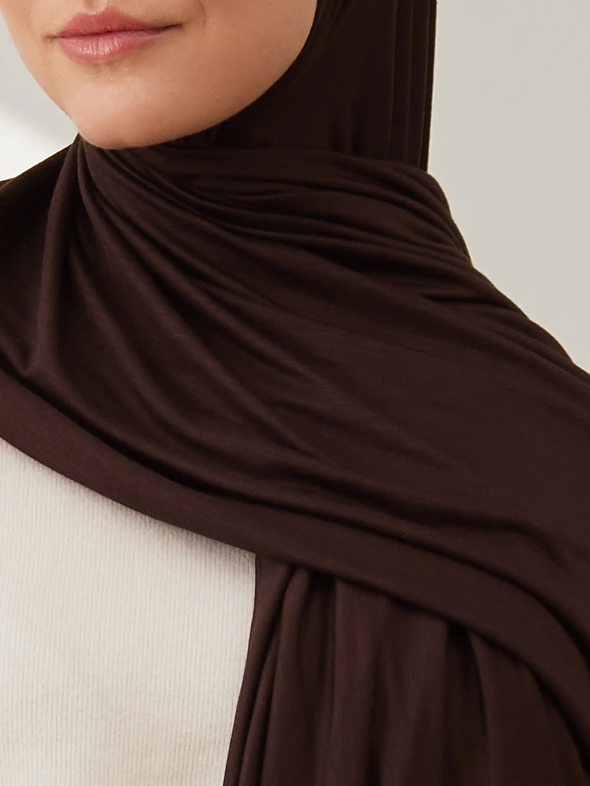 Small Jersey Light Hijab - Coffee Bean