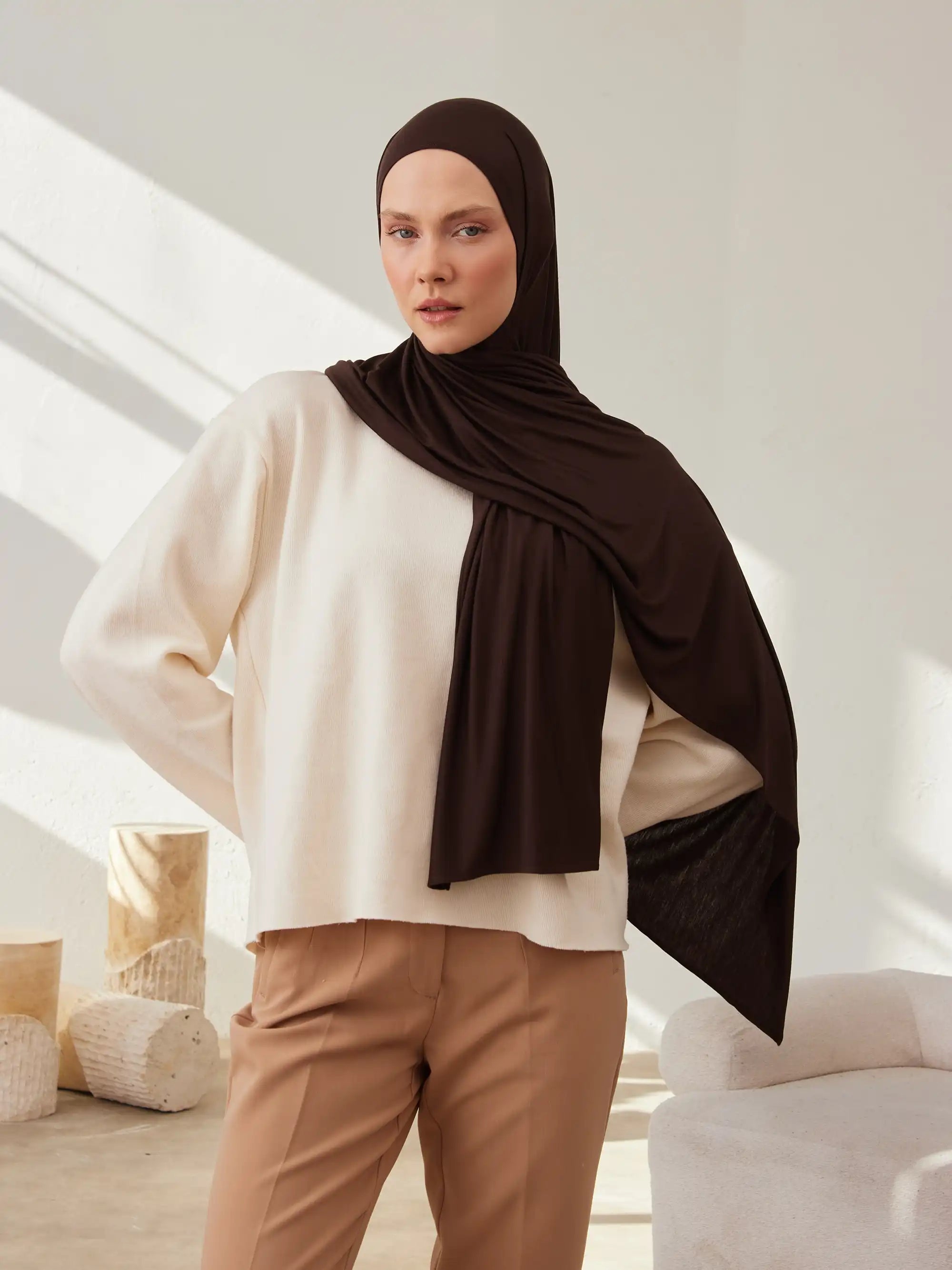 Small Jersey Light Hijab - Coffee Bean