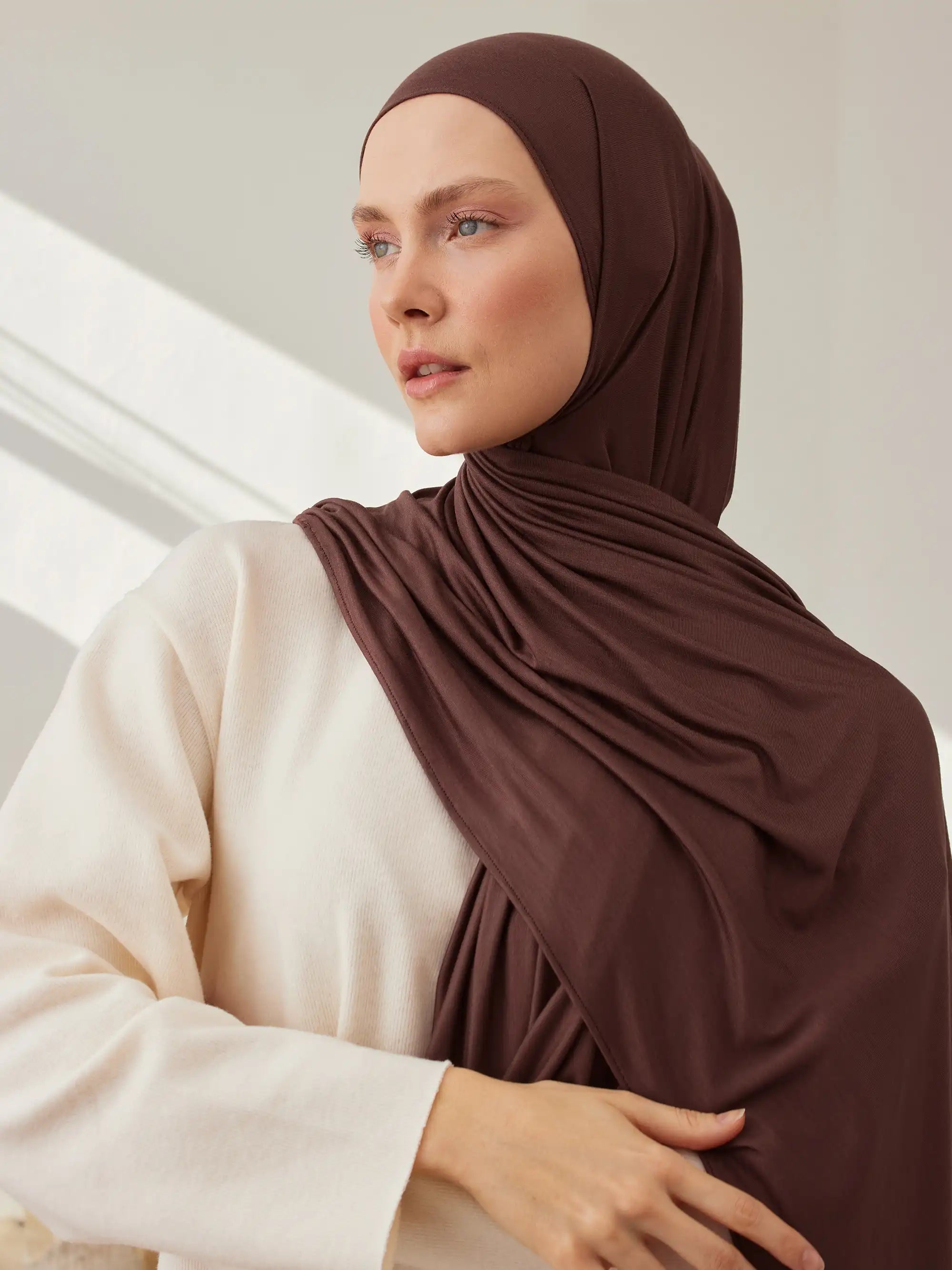 Small Jersey Light Hijab - Mocha