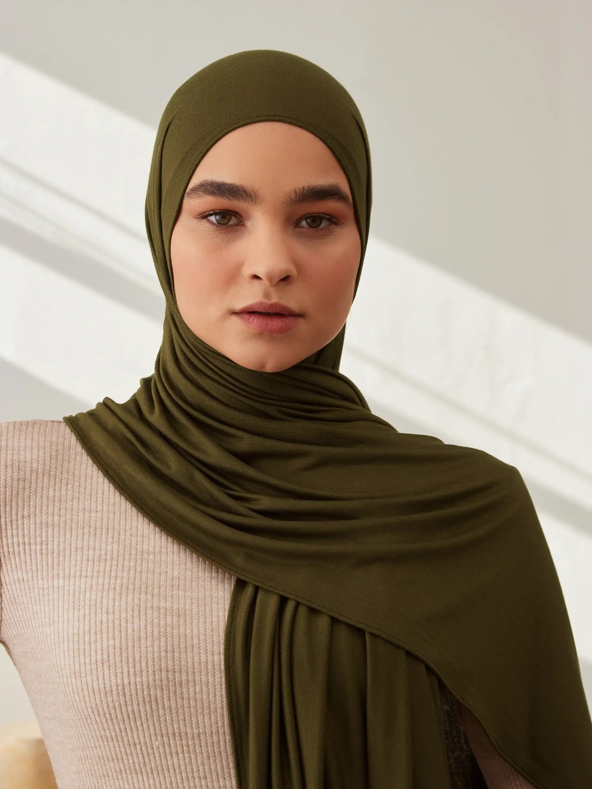 Small Jersey Light Hijab - Dark Olive