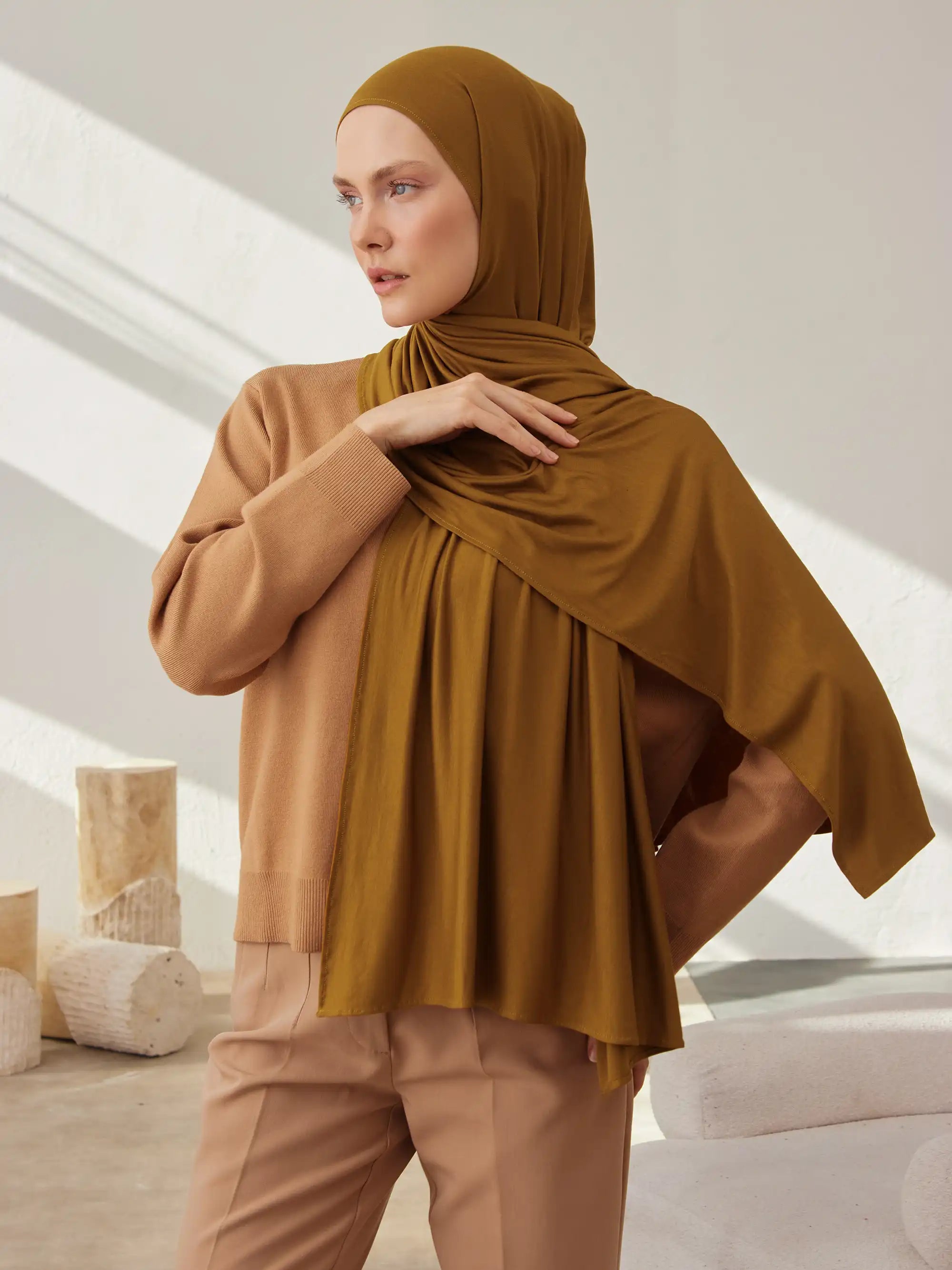 Small Jersey Light Hijab - Bronze