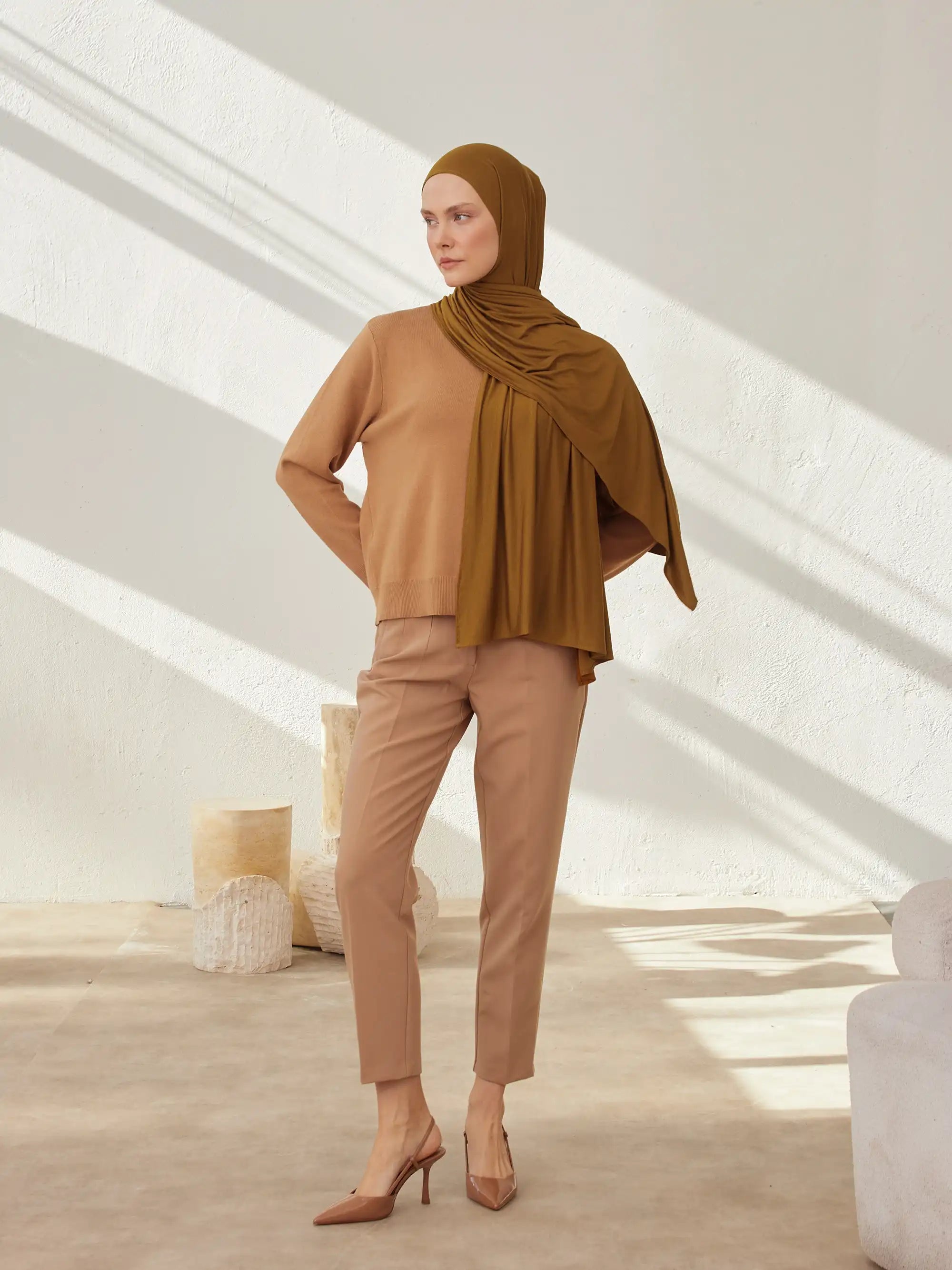 Small Jersey Light Hijab - Bronze