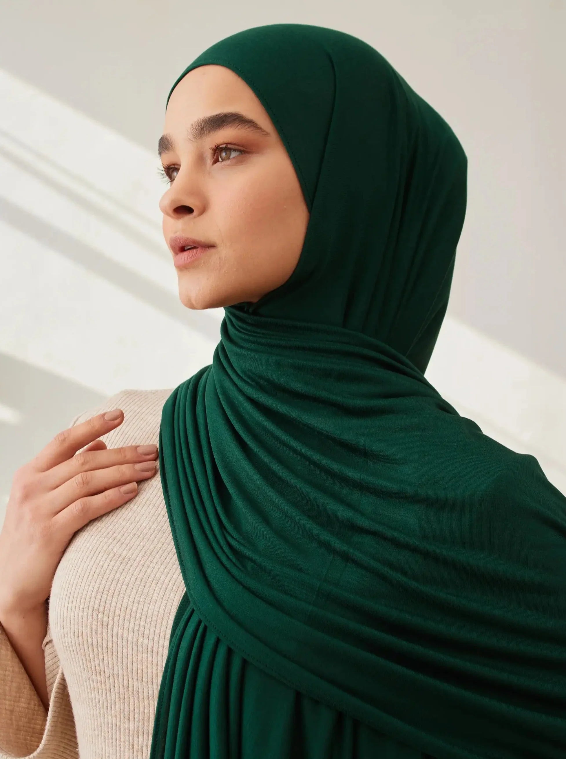 Small Jersey Light Hijab - Pine Green