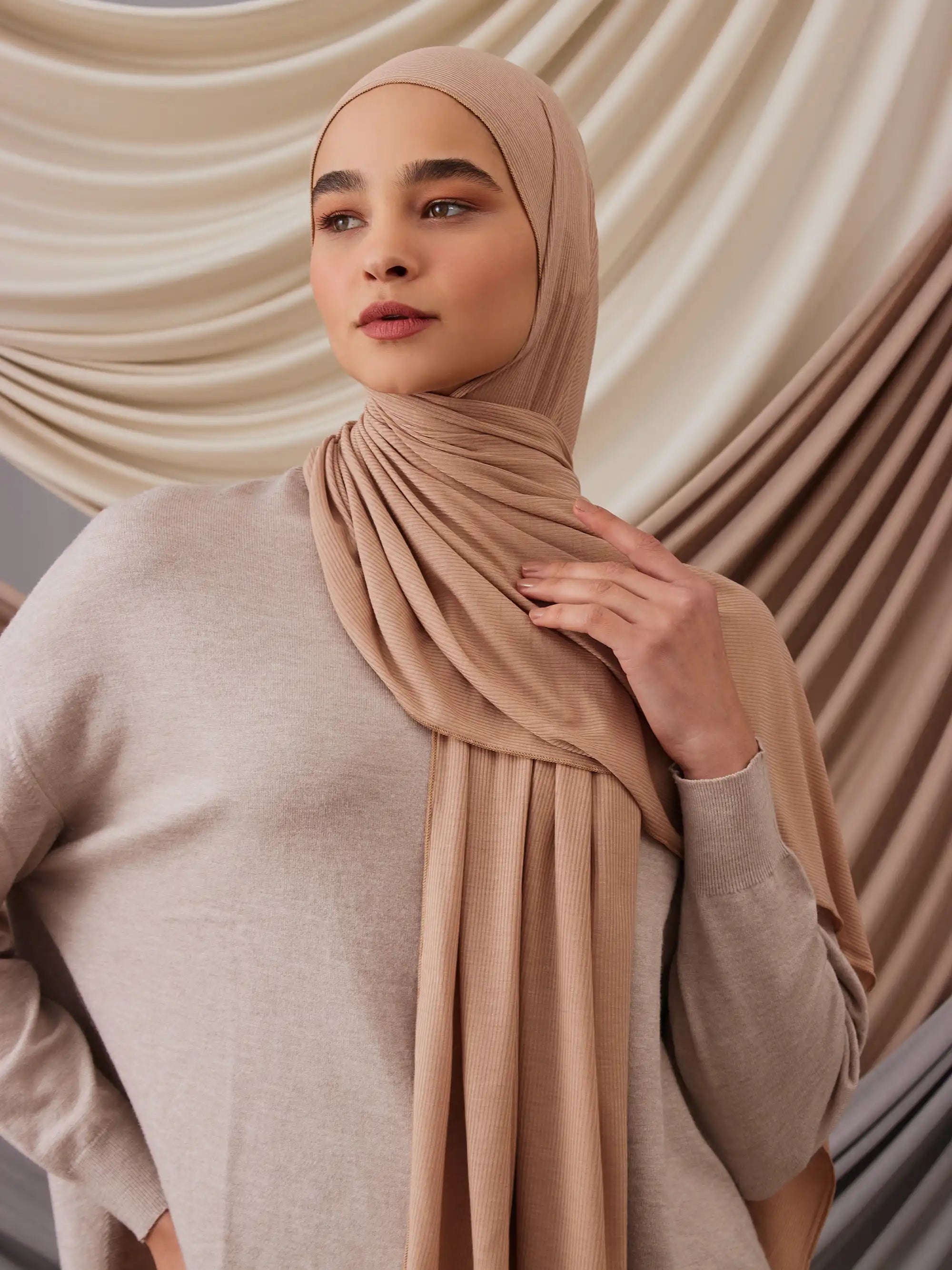 Small Ribbed Jersey Hijab - Warm Taupe
