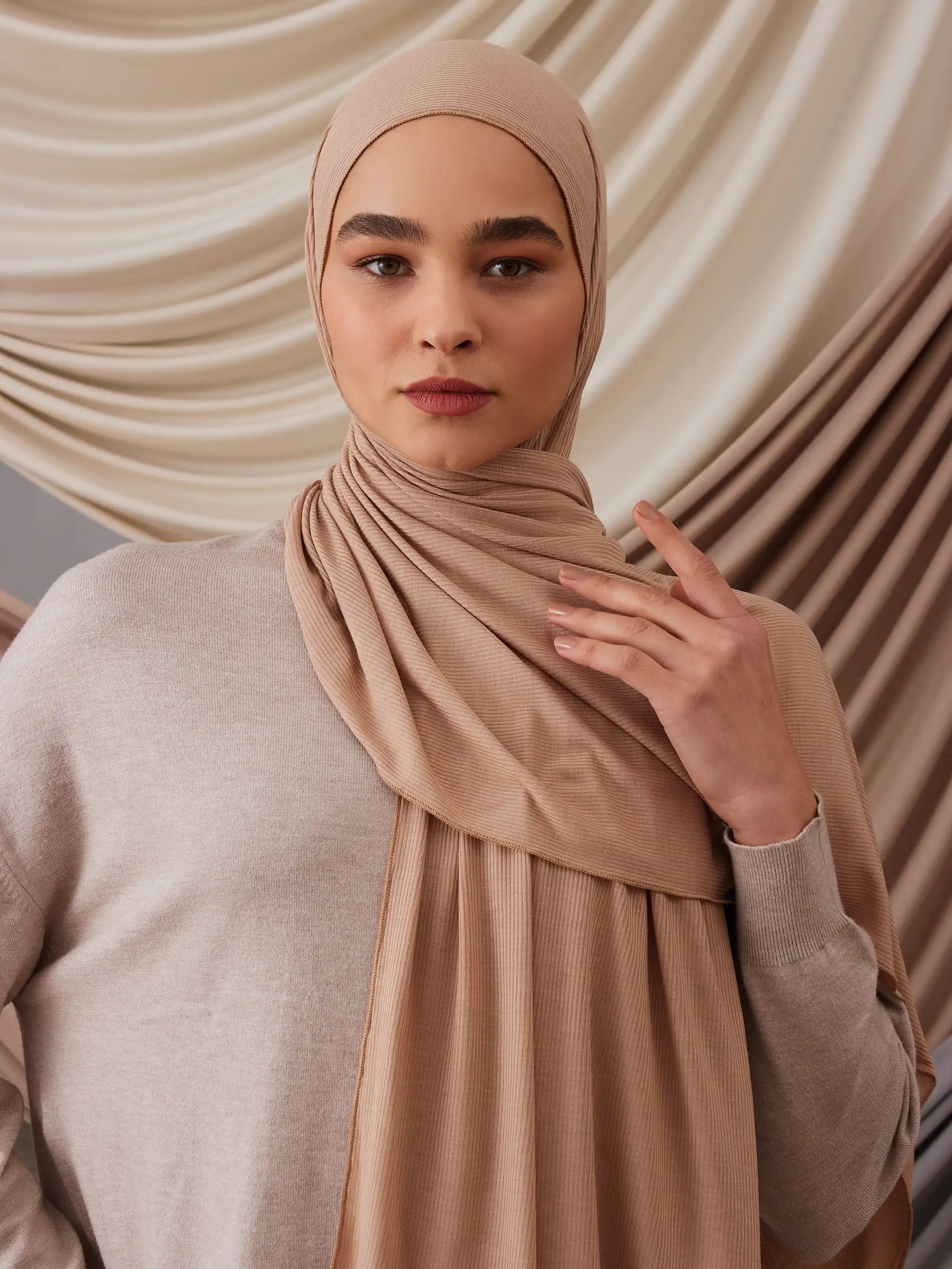 Small Ribbed Jersey Hijab - Warm Taupe