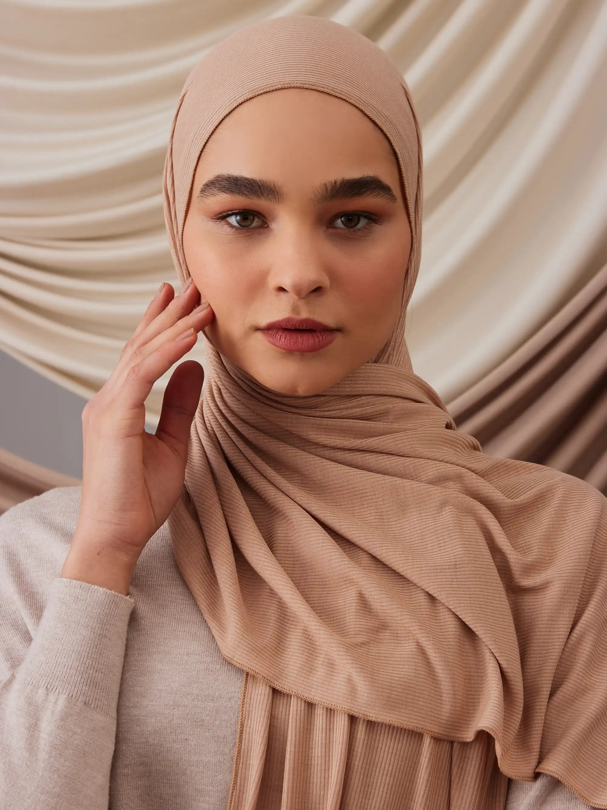 Small Ribbed Jersey Hijab - Warm Taupe