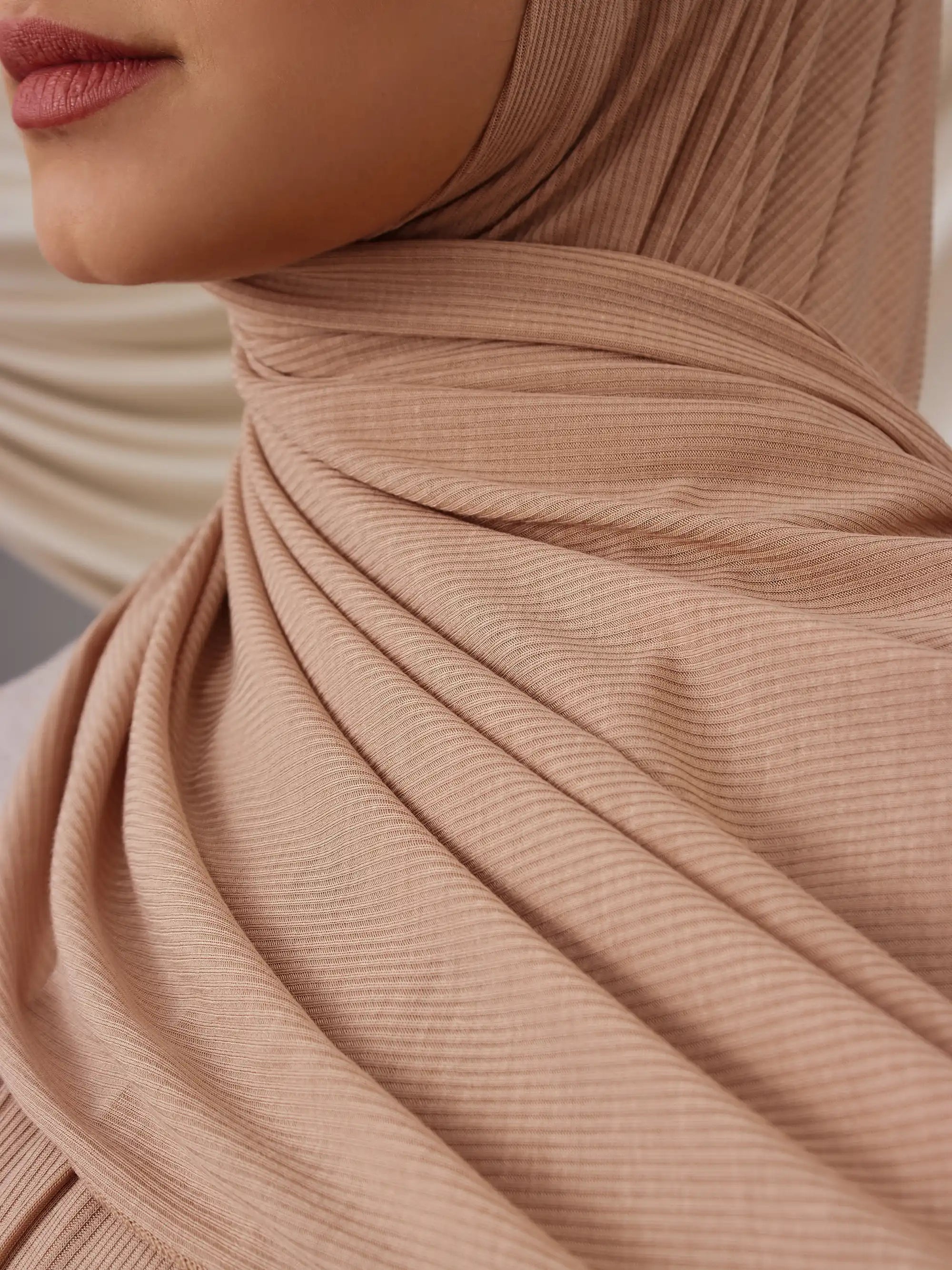 Small Ribbed Jersey Hijab - Warm Taupe
