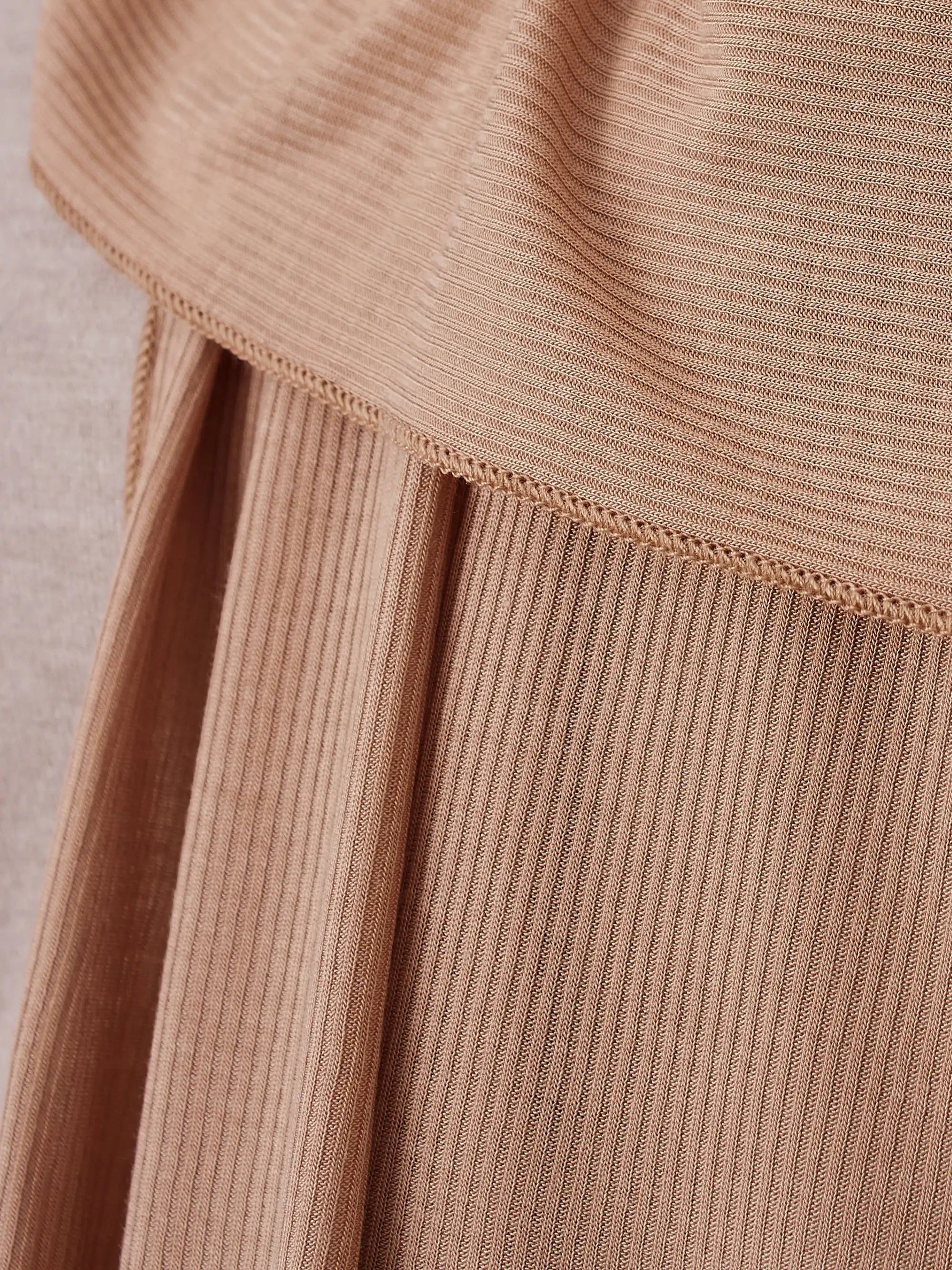 Small Ribbed Jersey Hijab - Warm Taupe