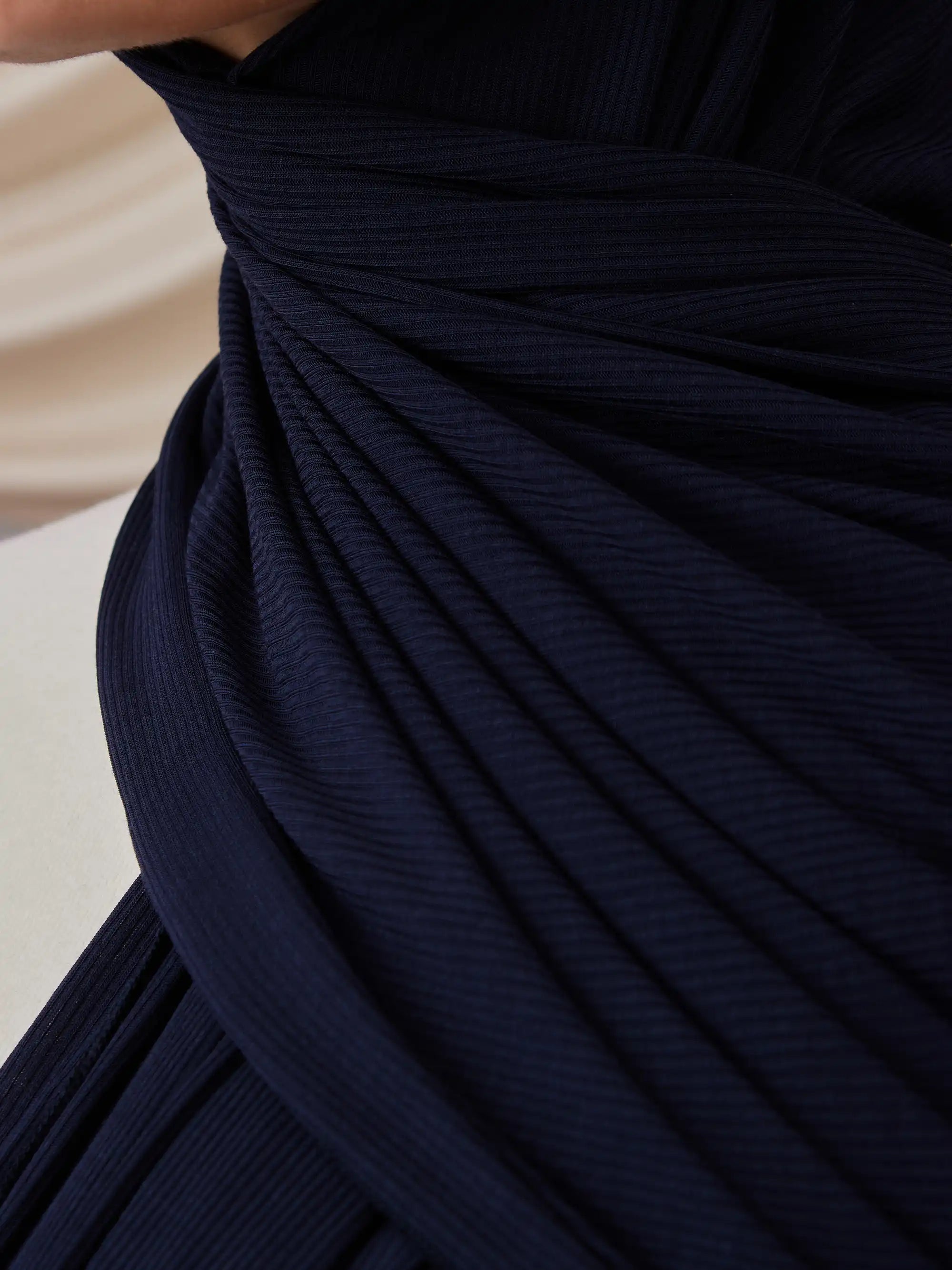 Small Ribbed Jersey Hijab - Navy