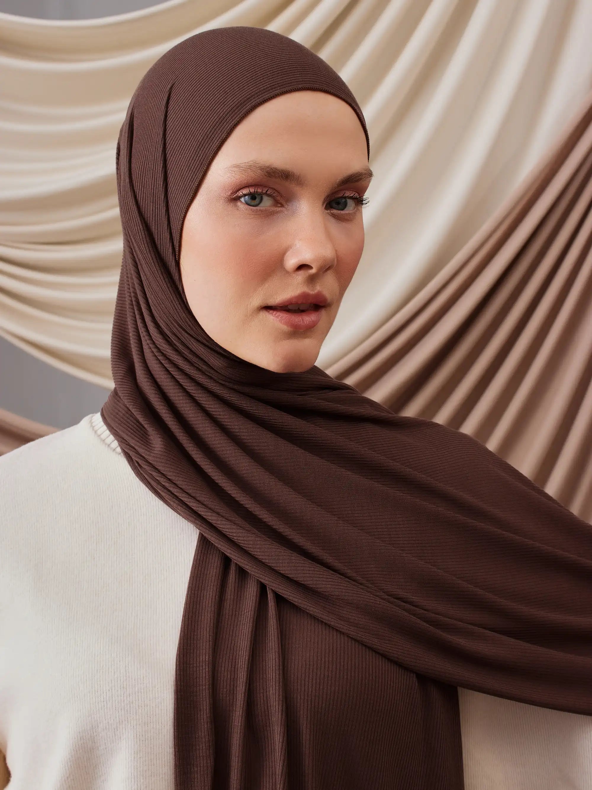 Small Ribbed Jersey Hijab - Mocha