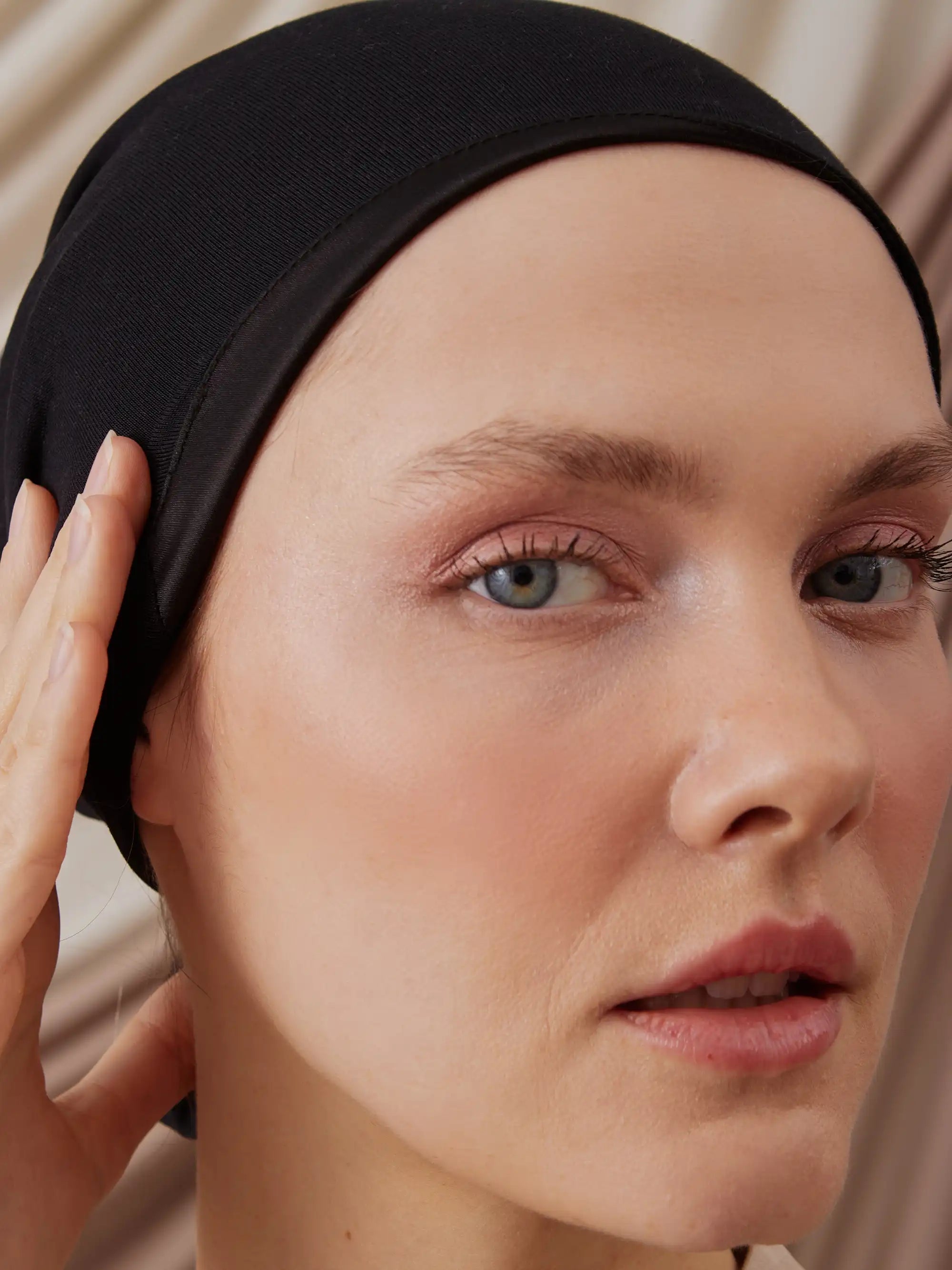 Satin Lined Bone - Black