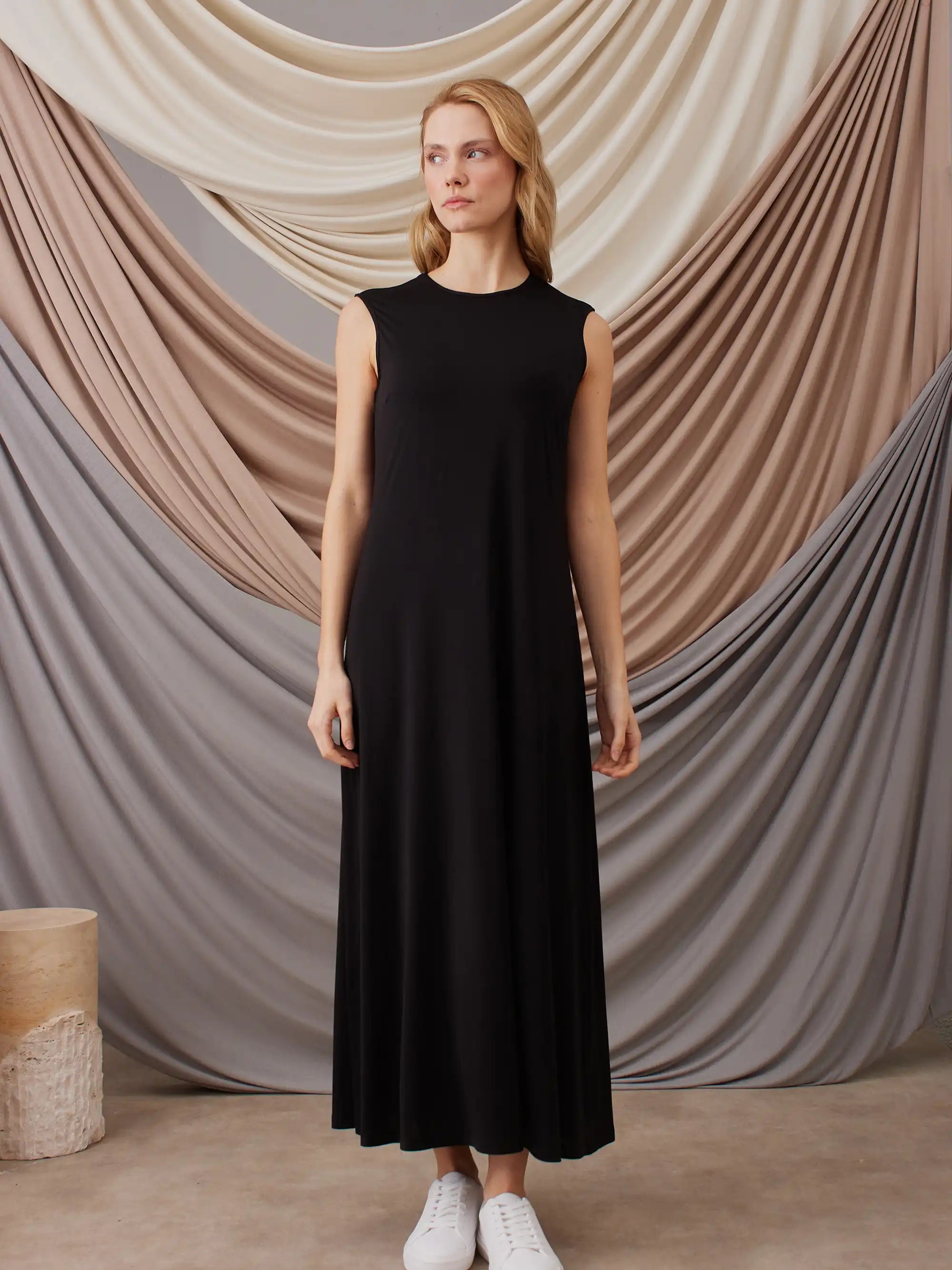 Sleeveless Dress Layer - Black