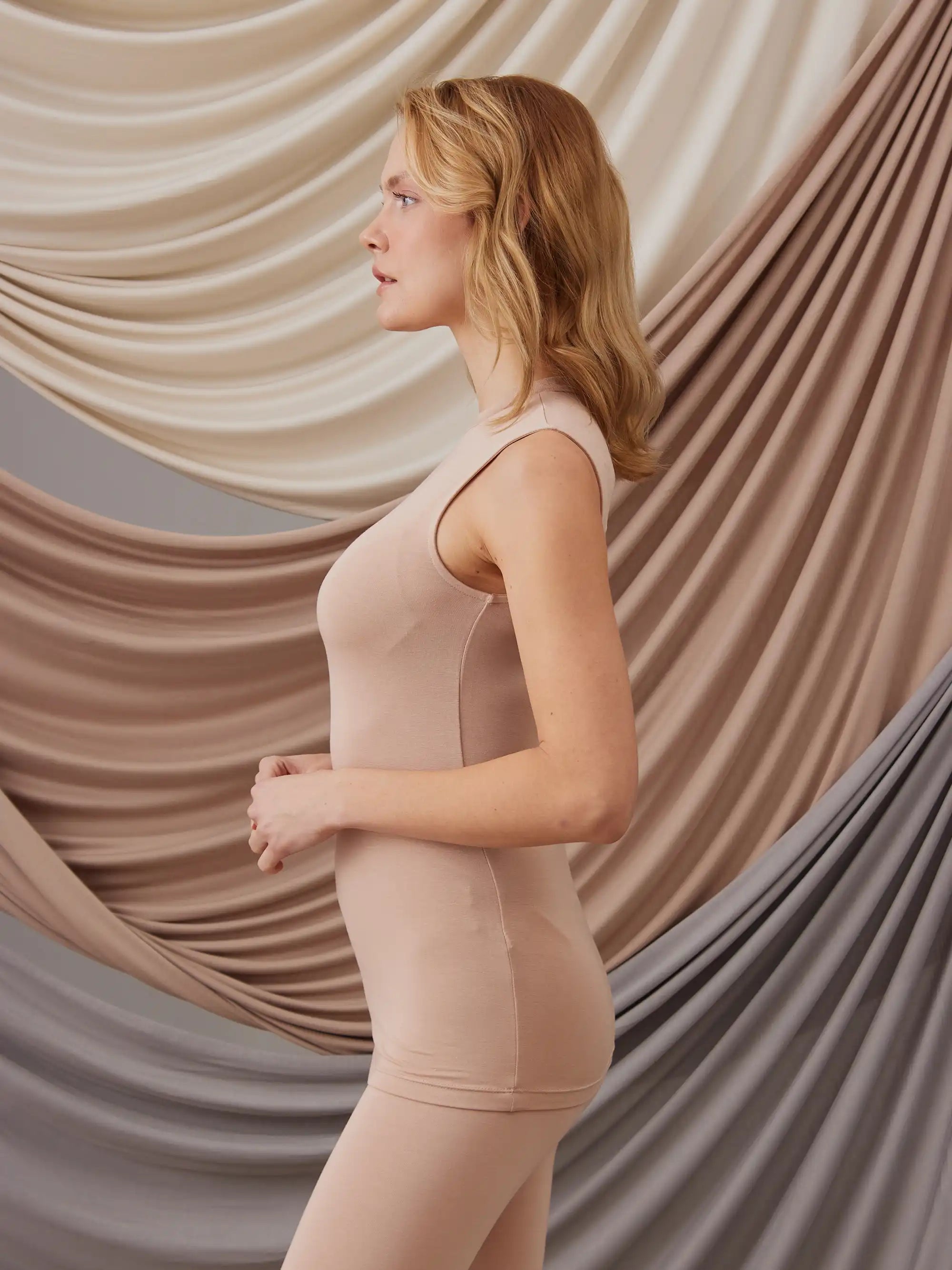 Sleeveless Layer - Nude