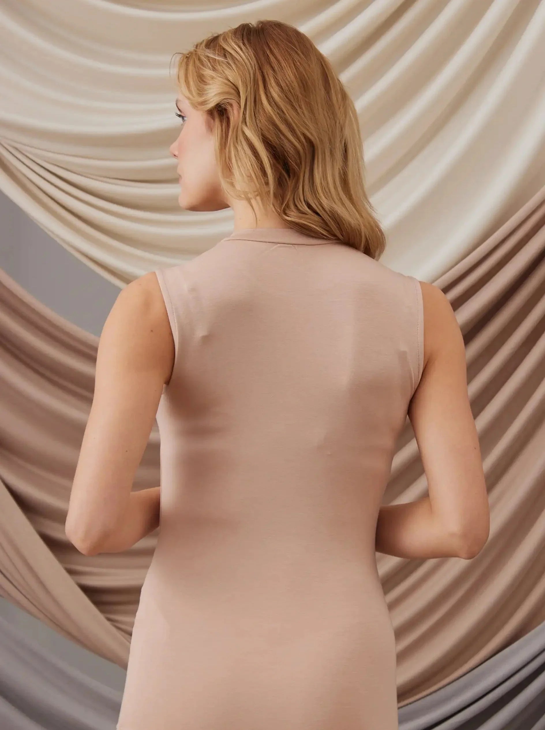 Sleeveless Layer - Nude