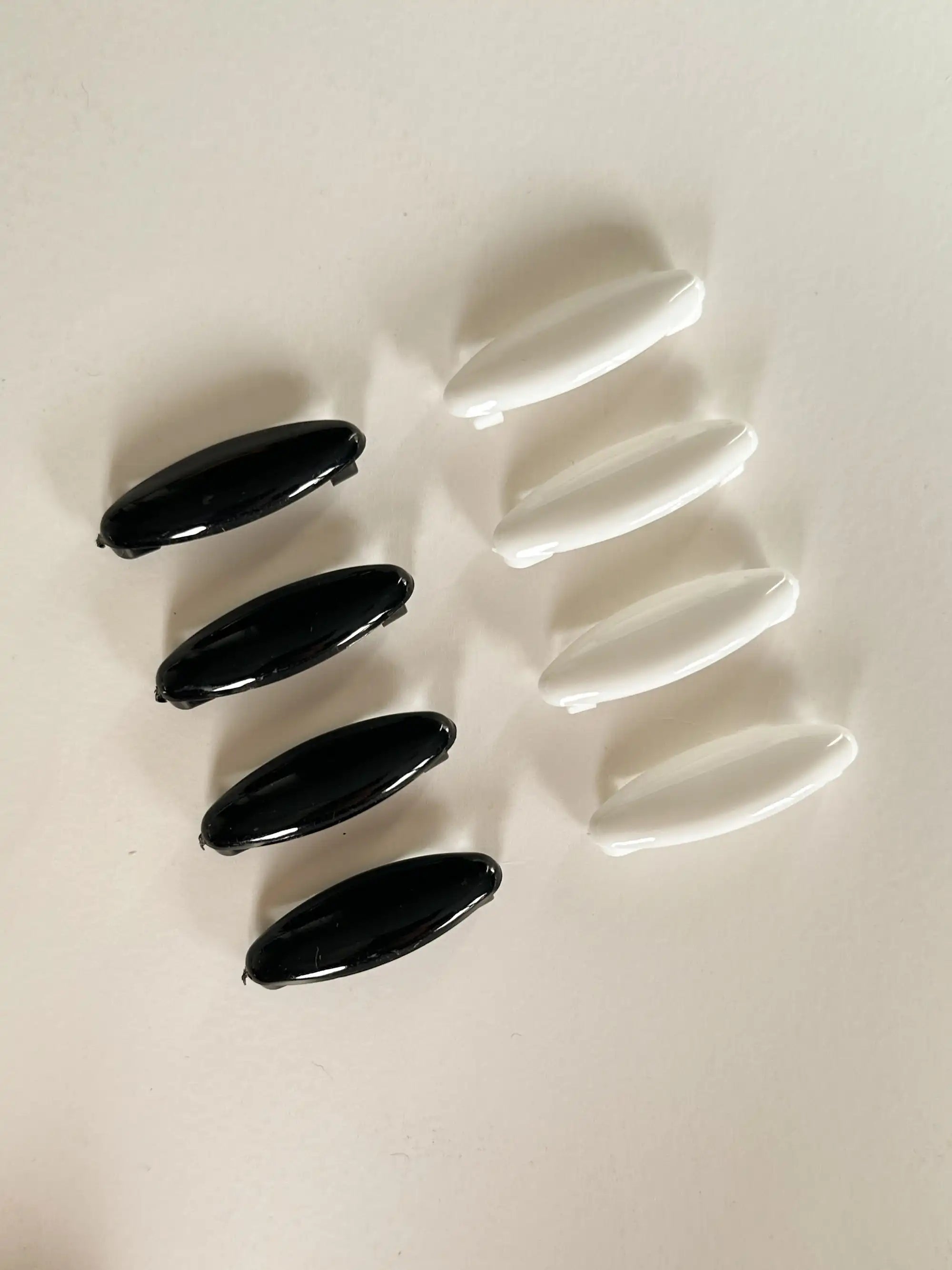 No-Snag Hijab Pins - Black and White