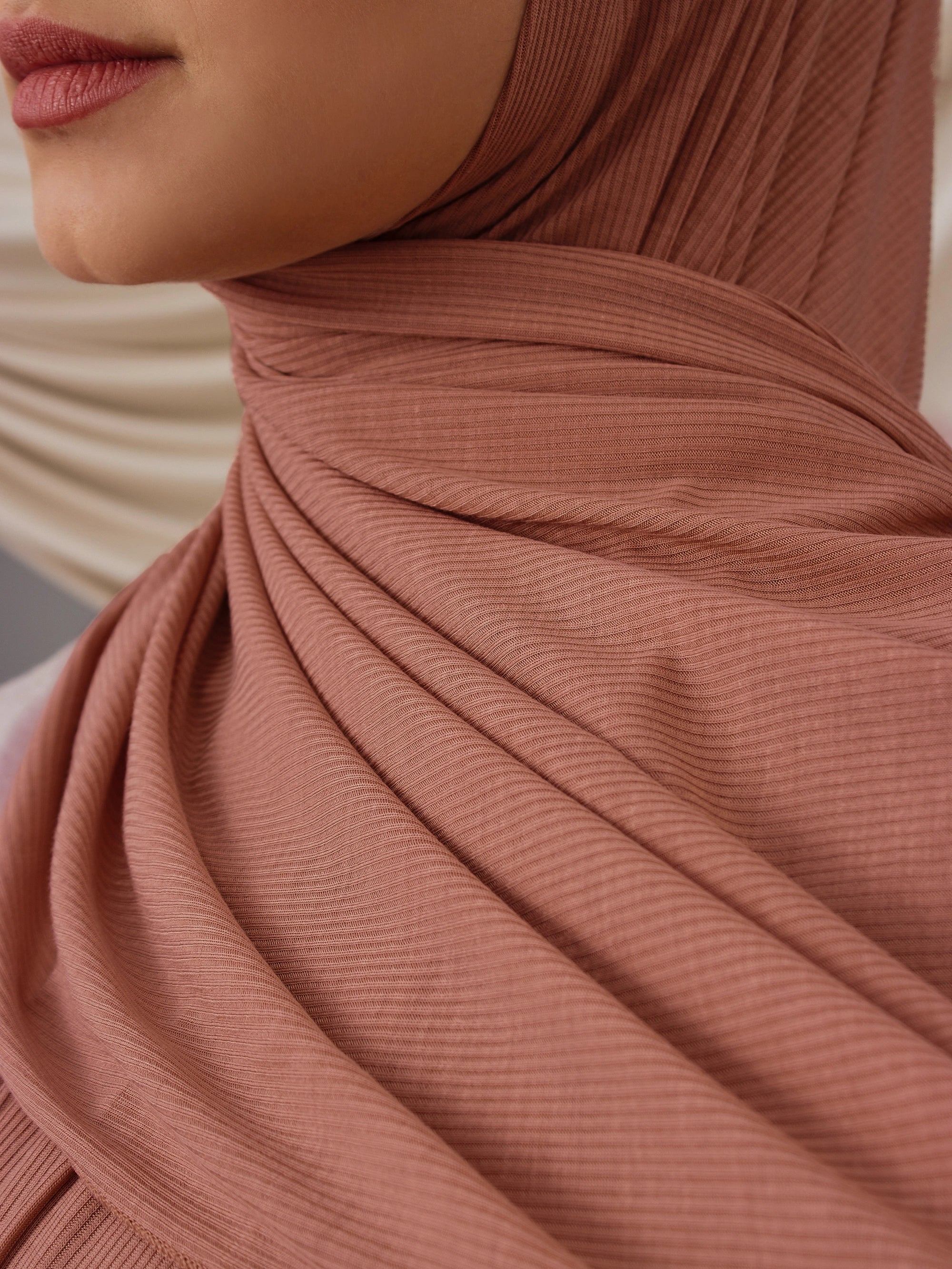 Small Ribbed Jersey Hijab - Vintage Rose