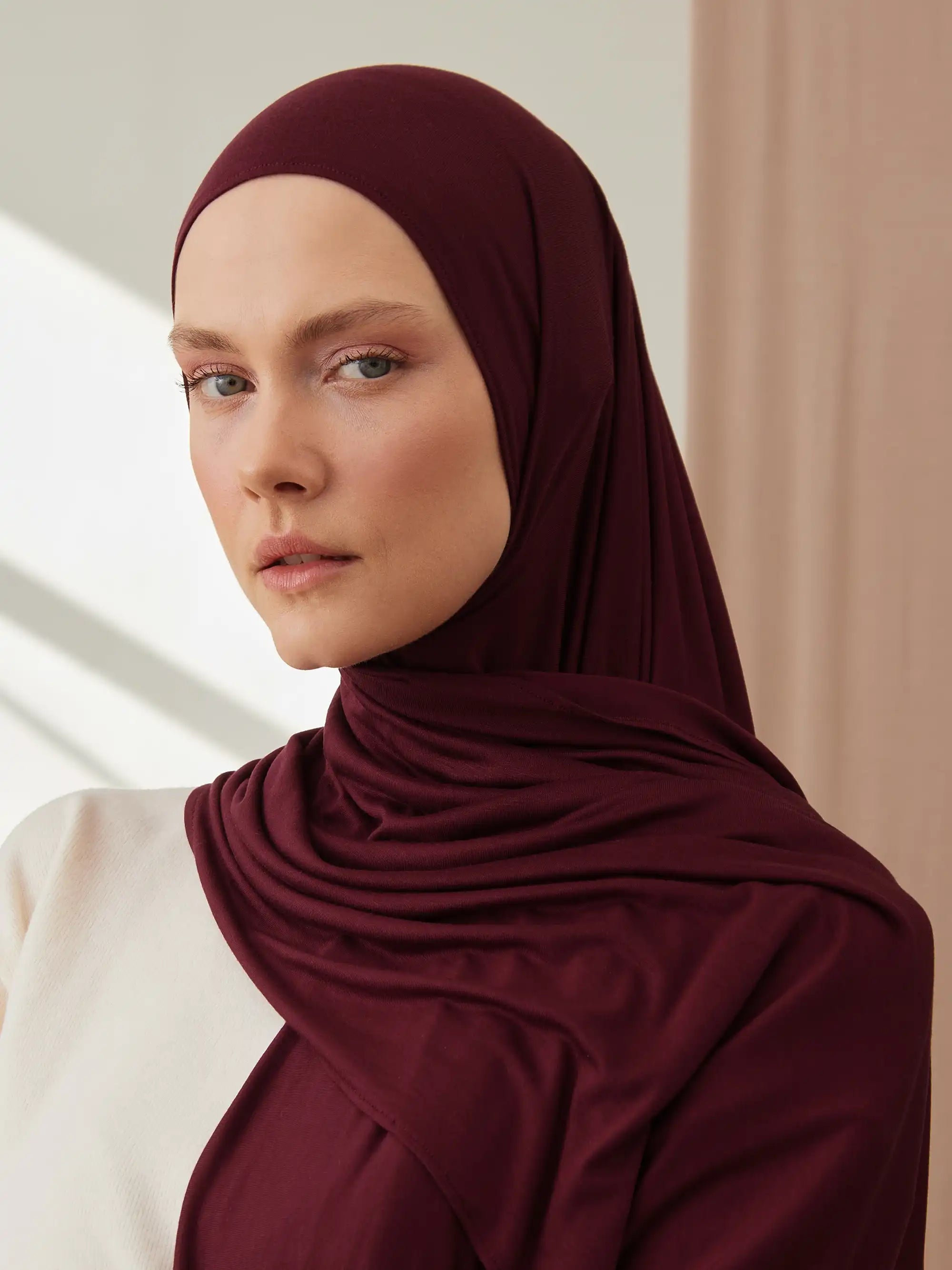 Jersey Light Hijab - Burgundy