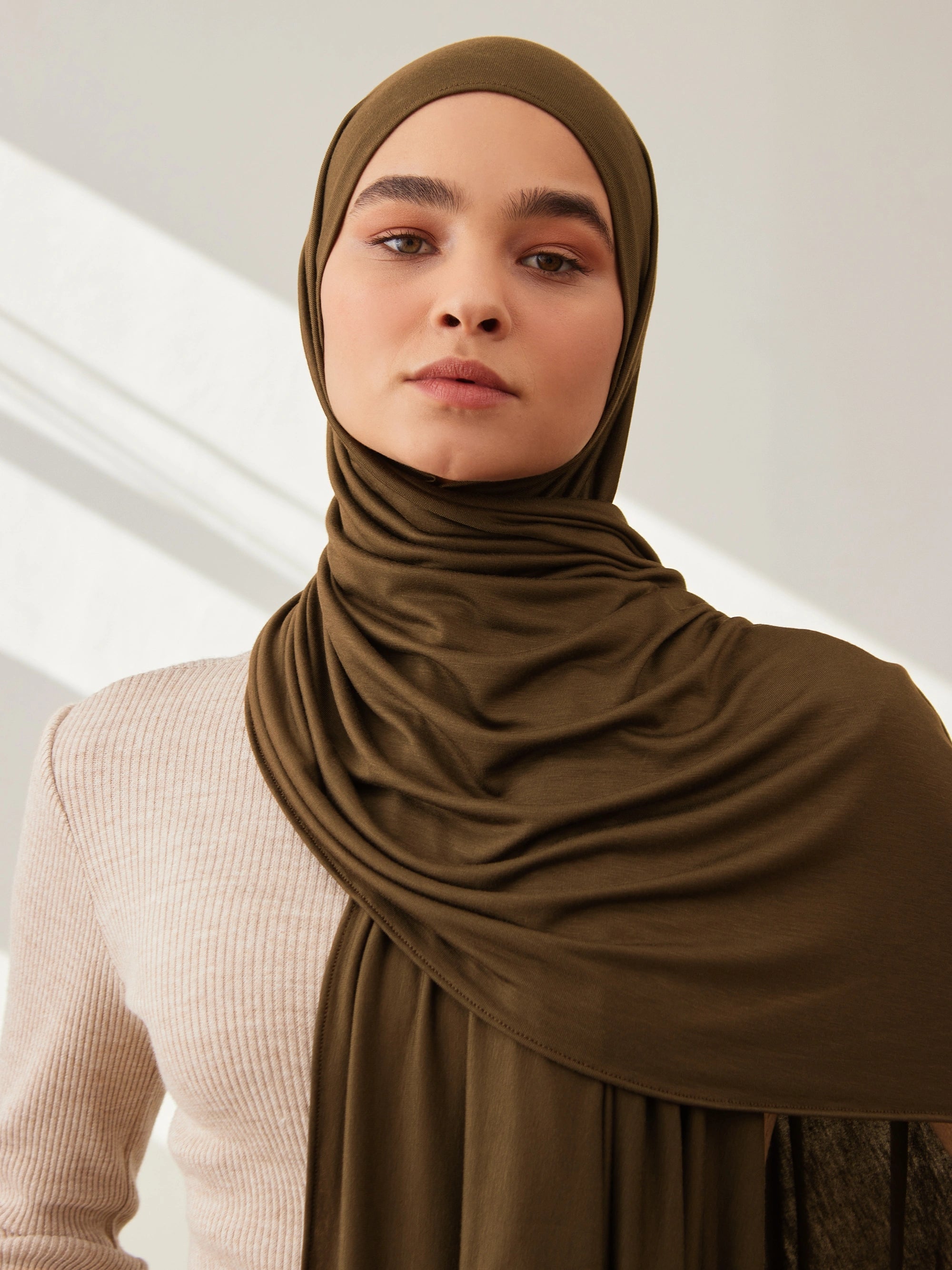 Small Jersey Light Hijab - Earth